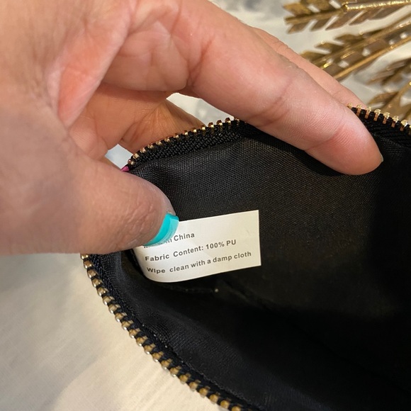 🆕 Xoxo wristlet - Picture 4 of 7